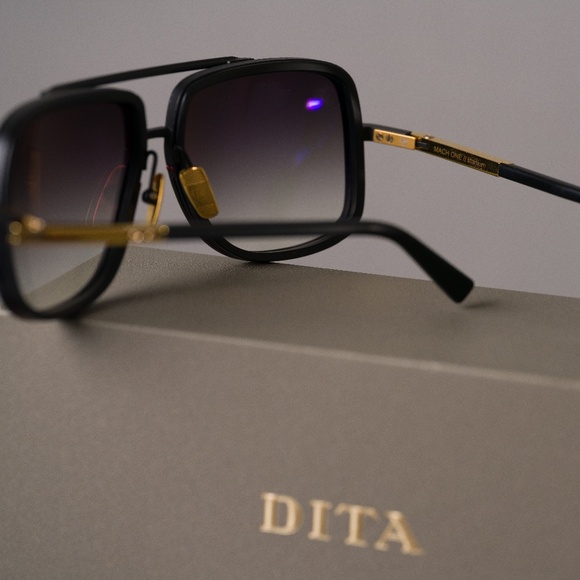 Dita Mach One - Black and 18k - Picture 5 of 10